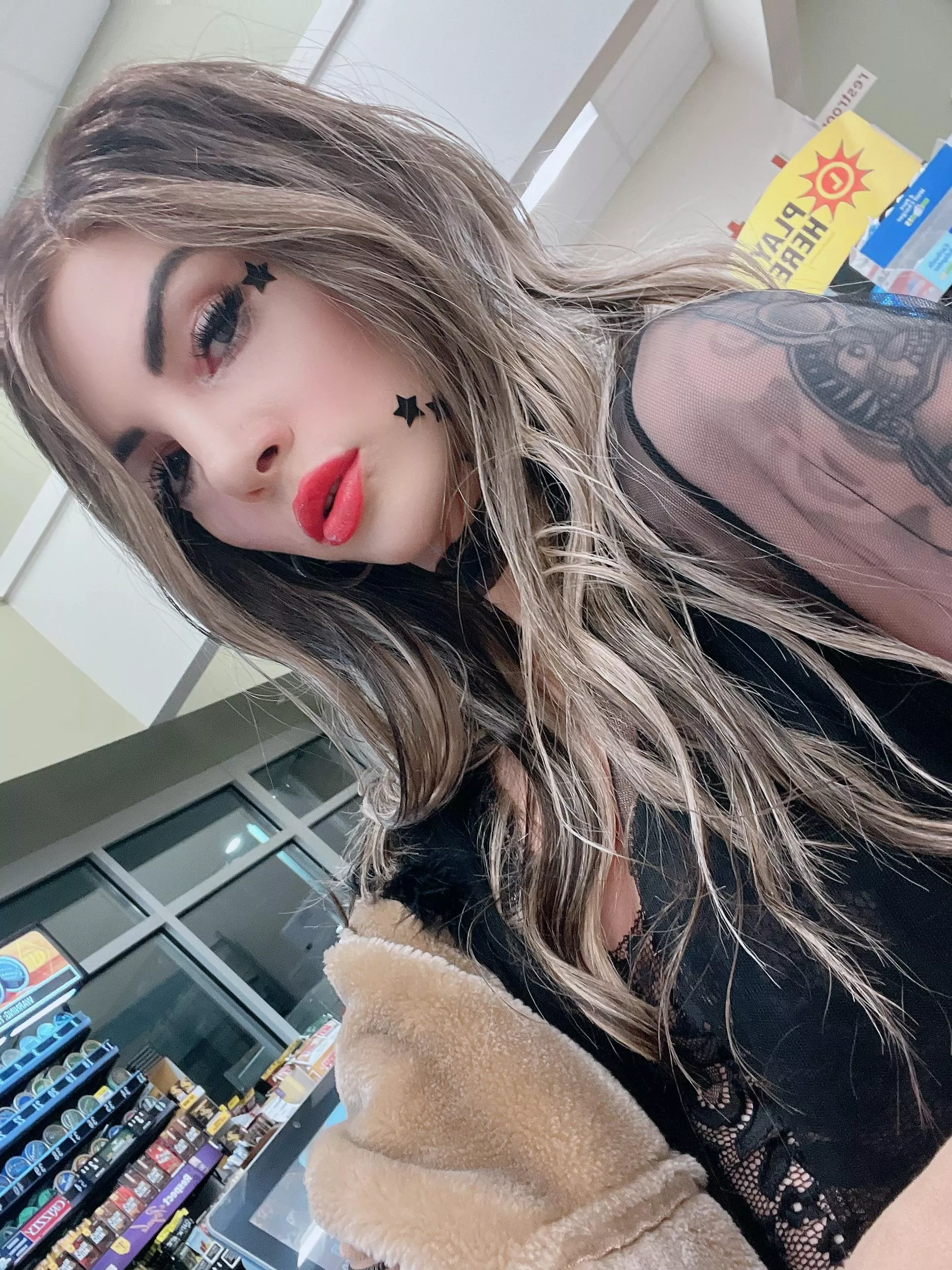 lookin down on mah hoeeez • slutty modern Morticia Addams 😈🔪🩸⛓️ posted by BitchinKitchin15