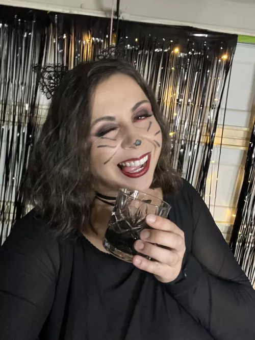 Meow meow🐱 by DzireReaXO