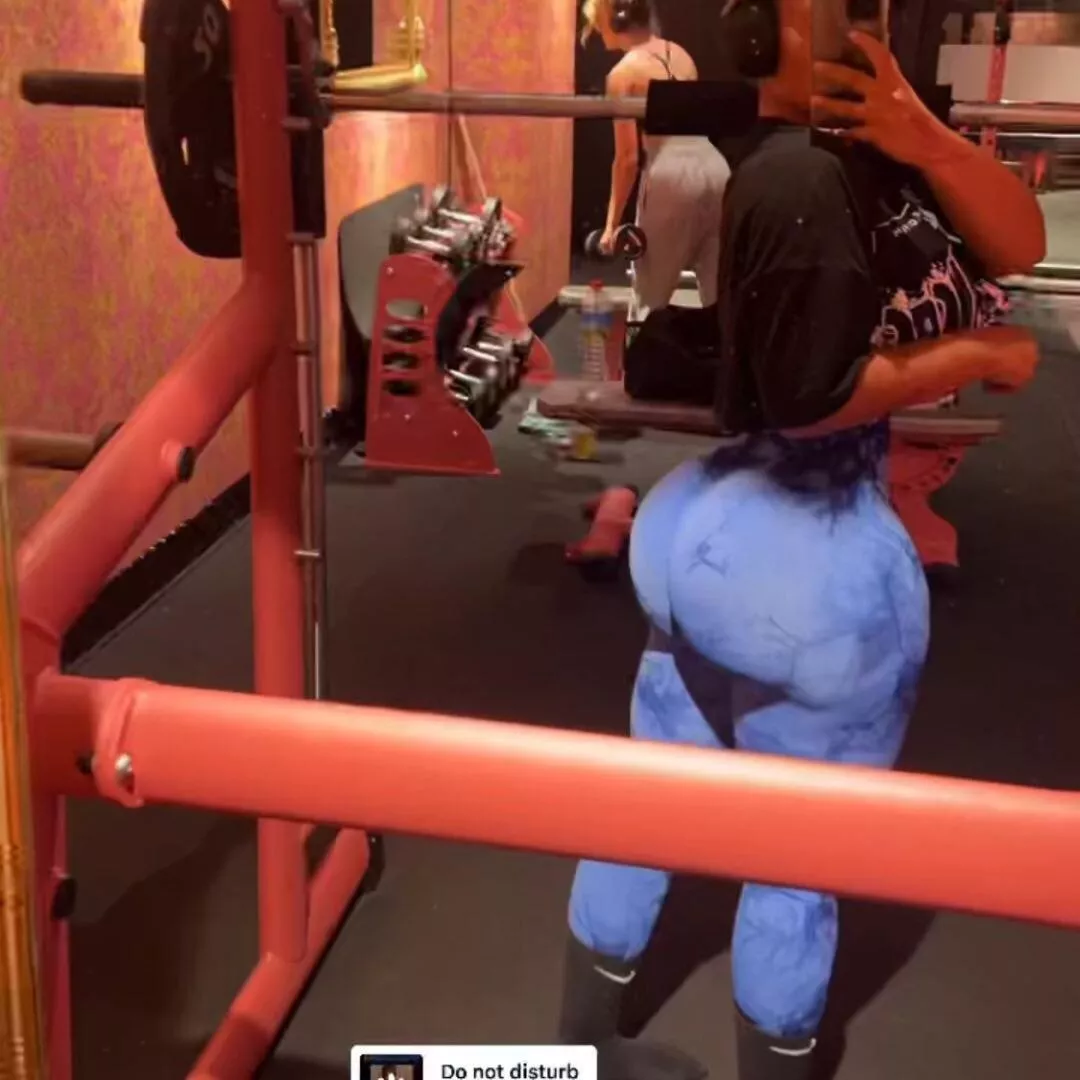 Monster ass posted by Snoo_53049