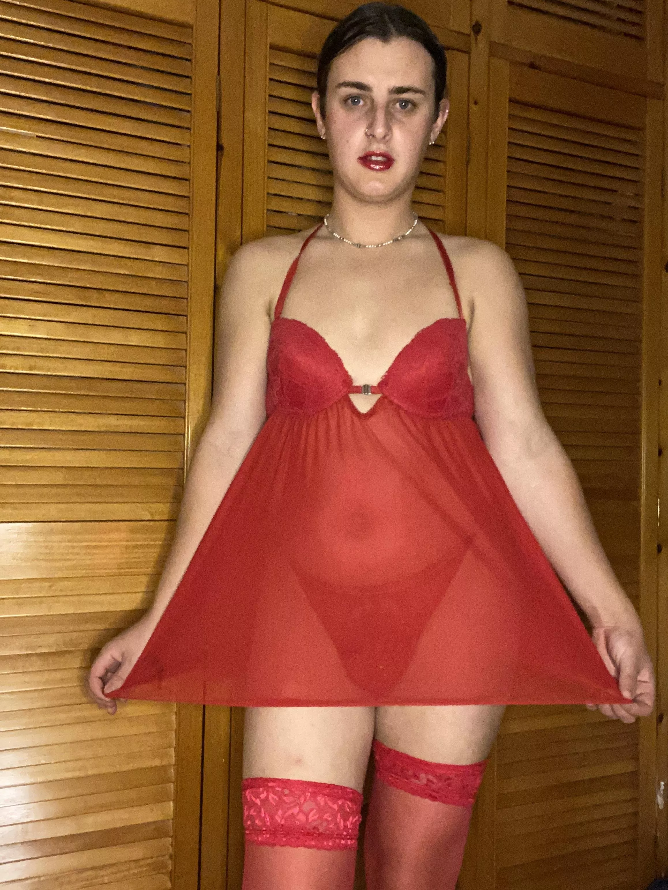 My first ever post on here, how do I suit red? 💛 posted by Beautiful-Pick-9374