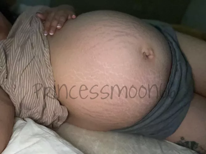 Pregnant af 😭😭 by Milkymooon66