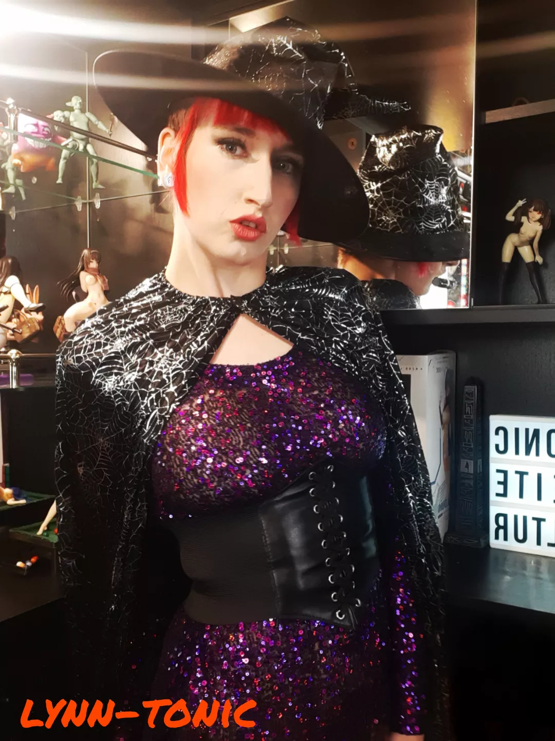 Sexy Outfit in New video posted by Lynn-tonic