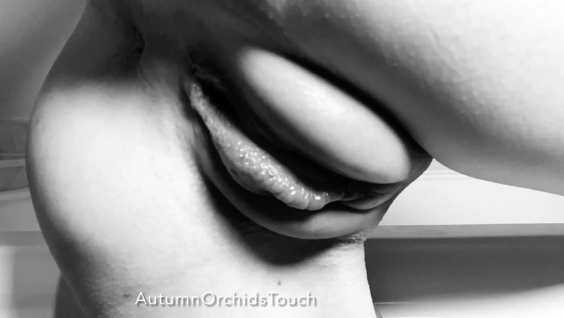 This is what happens when one of your inner labia doesn’t get [f]ully pulled into the pump… 🖤 posted by AutumnOrchidsTouch