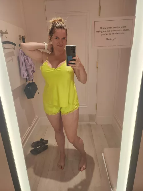 Trying on some sexy outfits by brynn-lewis