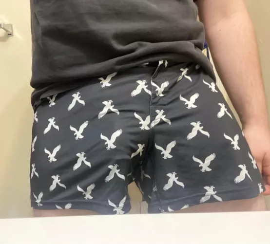 Can you tell if I’m cut through my boxers? by [deleted]