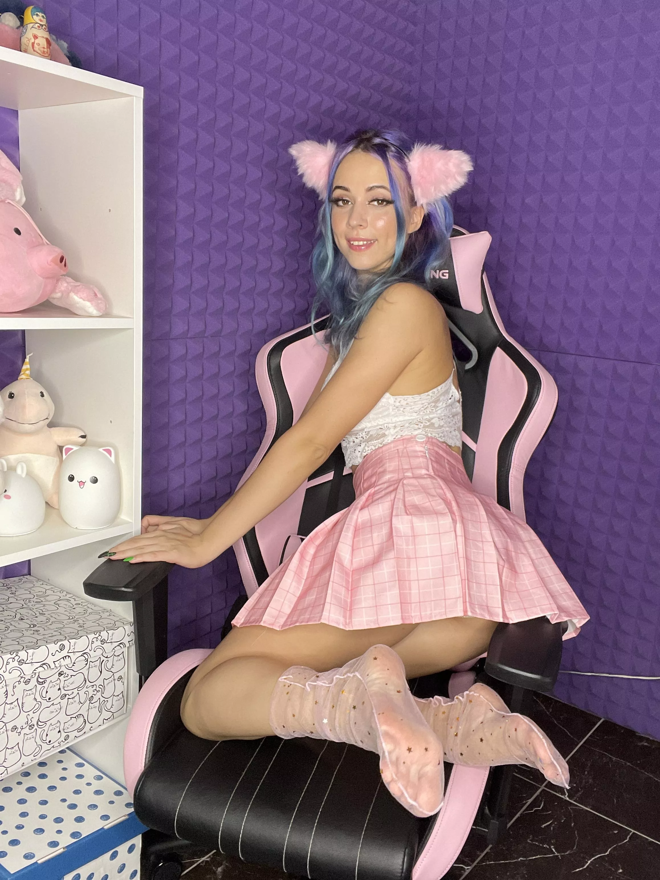 Cute cat girl posted by CharmingMistress