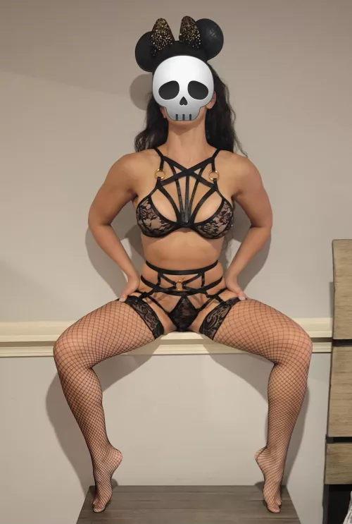 Do you love fit slutty Halloween like I do? by persiangoddess86