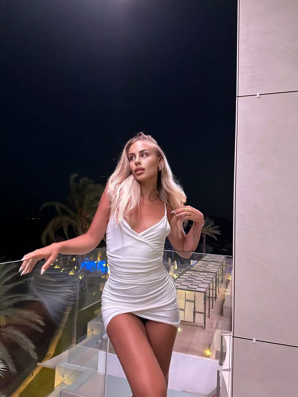 Easy access dress so I can catch your load anytime :P posted by urblondegirl