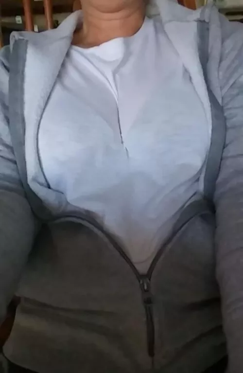 Getting alittle extra attention from the guys at work today by Sorry_Bell_8328