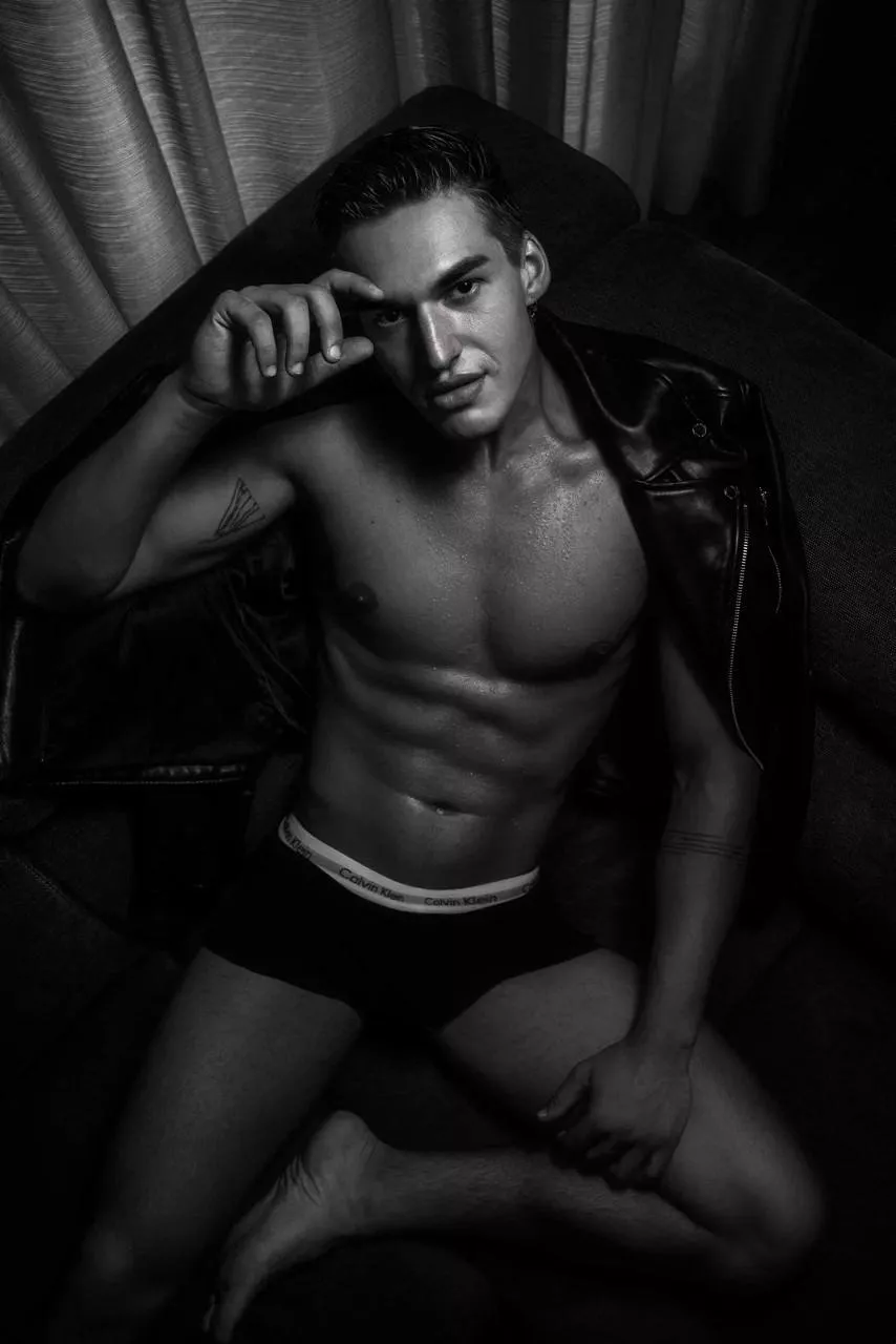 Giving you the best view ;) posted by IlaMark87