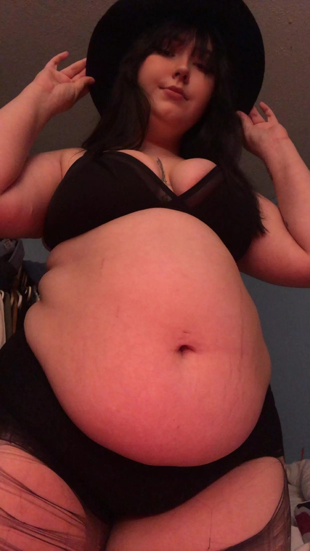 Happy Halloween 🎃🖤 posted by Chonkyqt