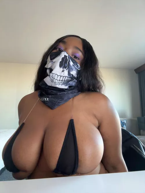 Happy Halloween babes! by xkaiii_1999