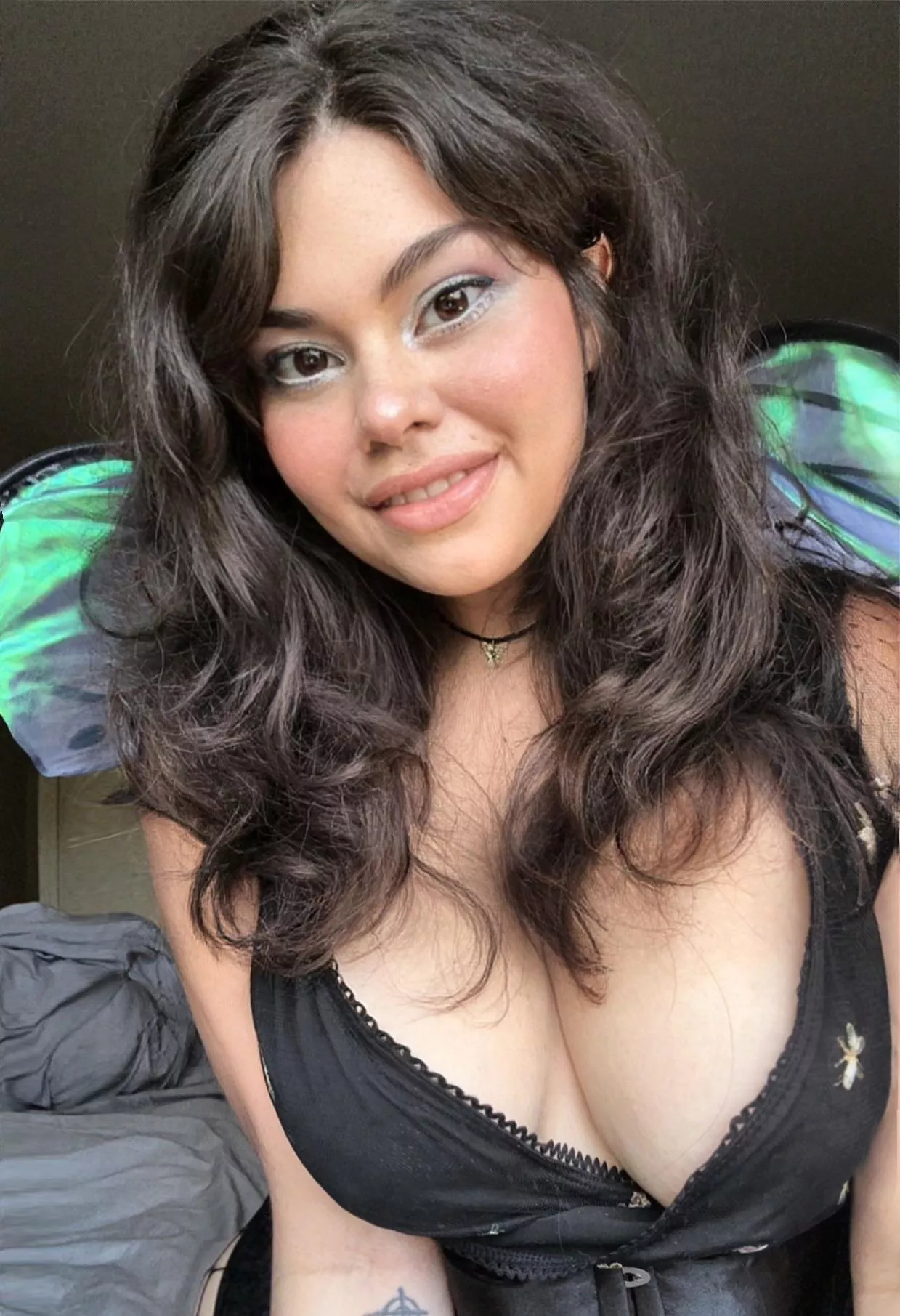 Happy Halloween from this Braless Fairy! 🎃 🧚‍♂️ posted by mollyzedolly