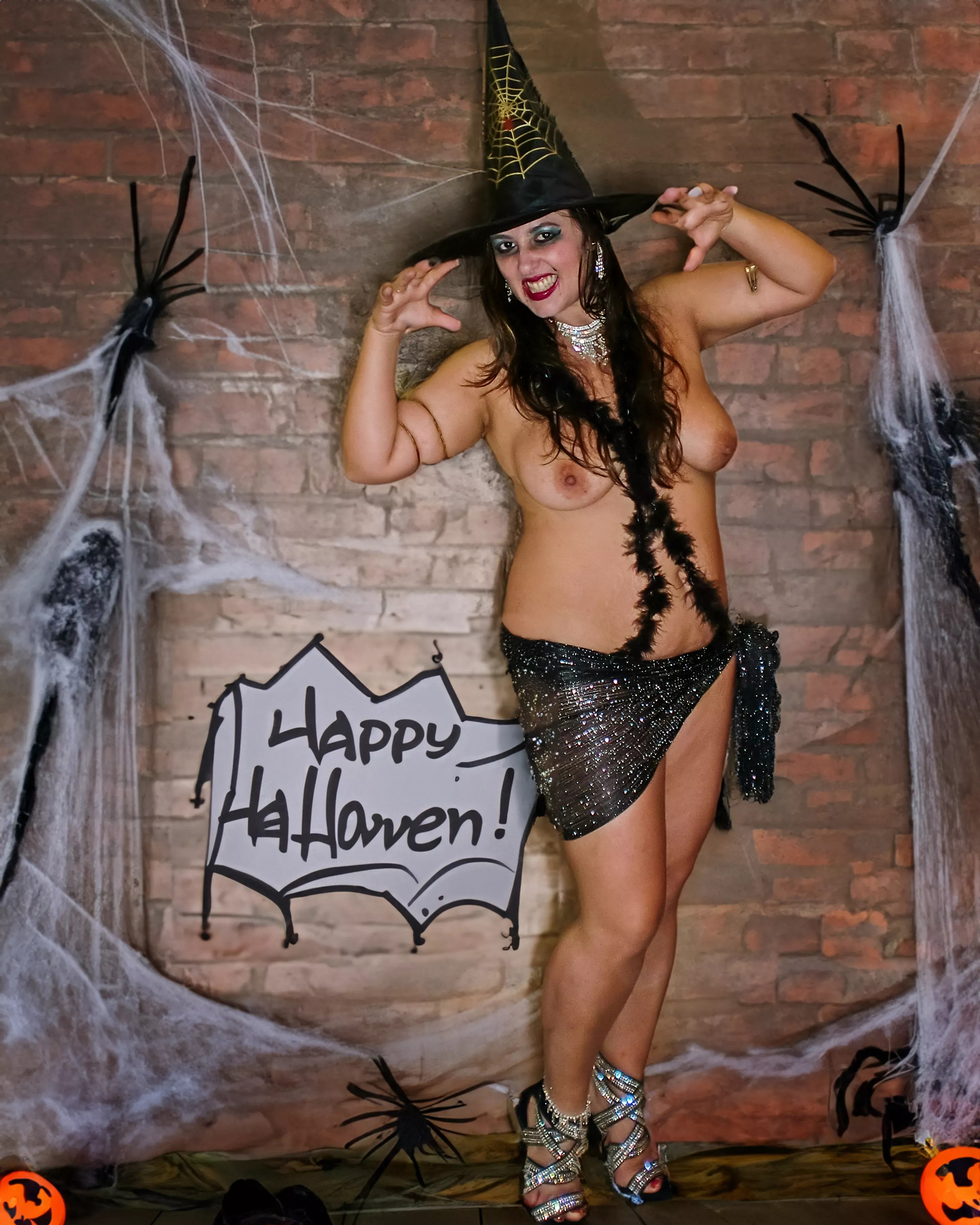 Happy Halloween 🎃 posted by naturalmentelindinha