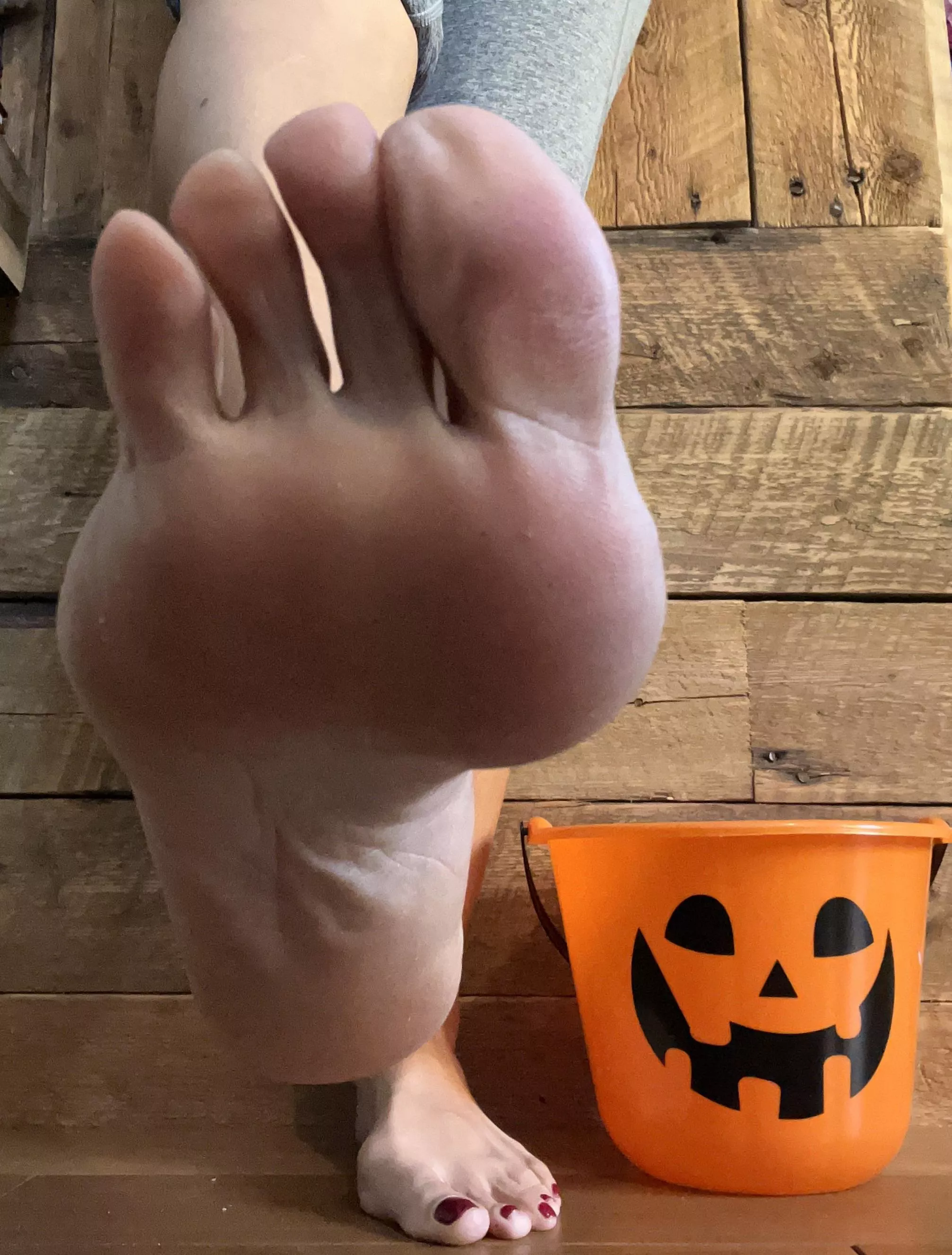 Happy Halloween! Trick or treat posted by SweetMia_40_vip