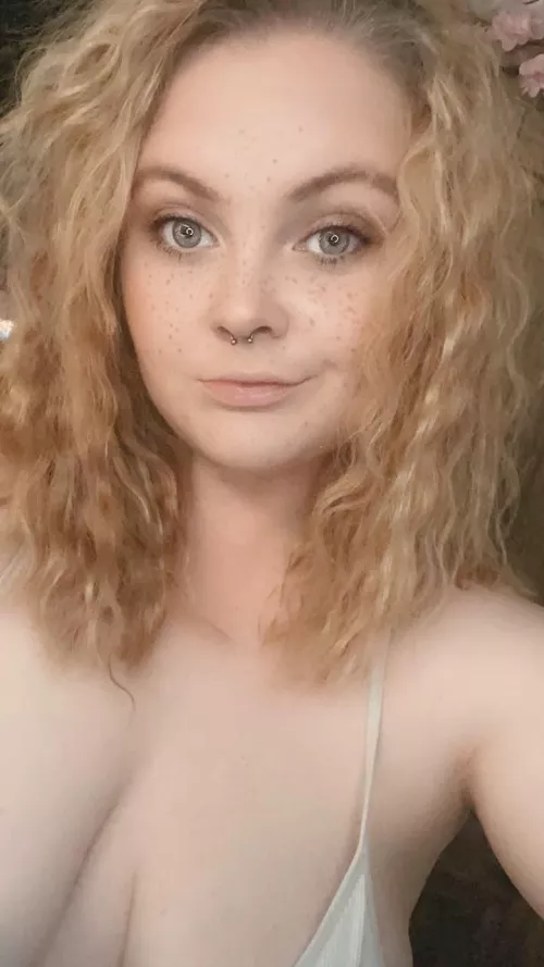 It may be mischief night but I’m staying in and being good by EeveeGracex