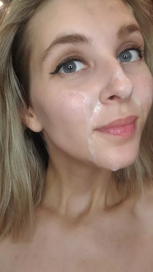 My face needs to be moisturized with your cream by Creepynosiness