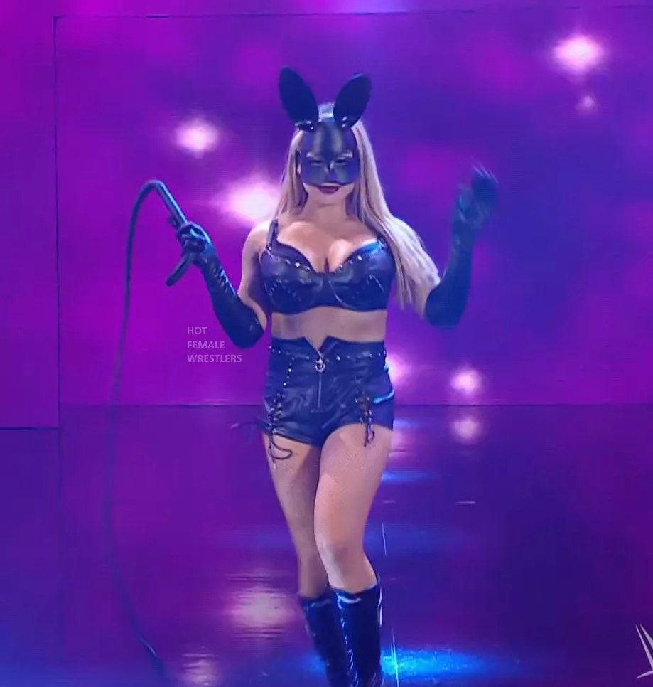 Natalya’s costume posted by YEE300