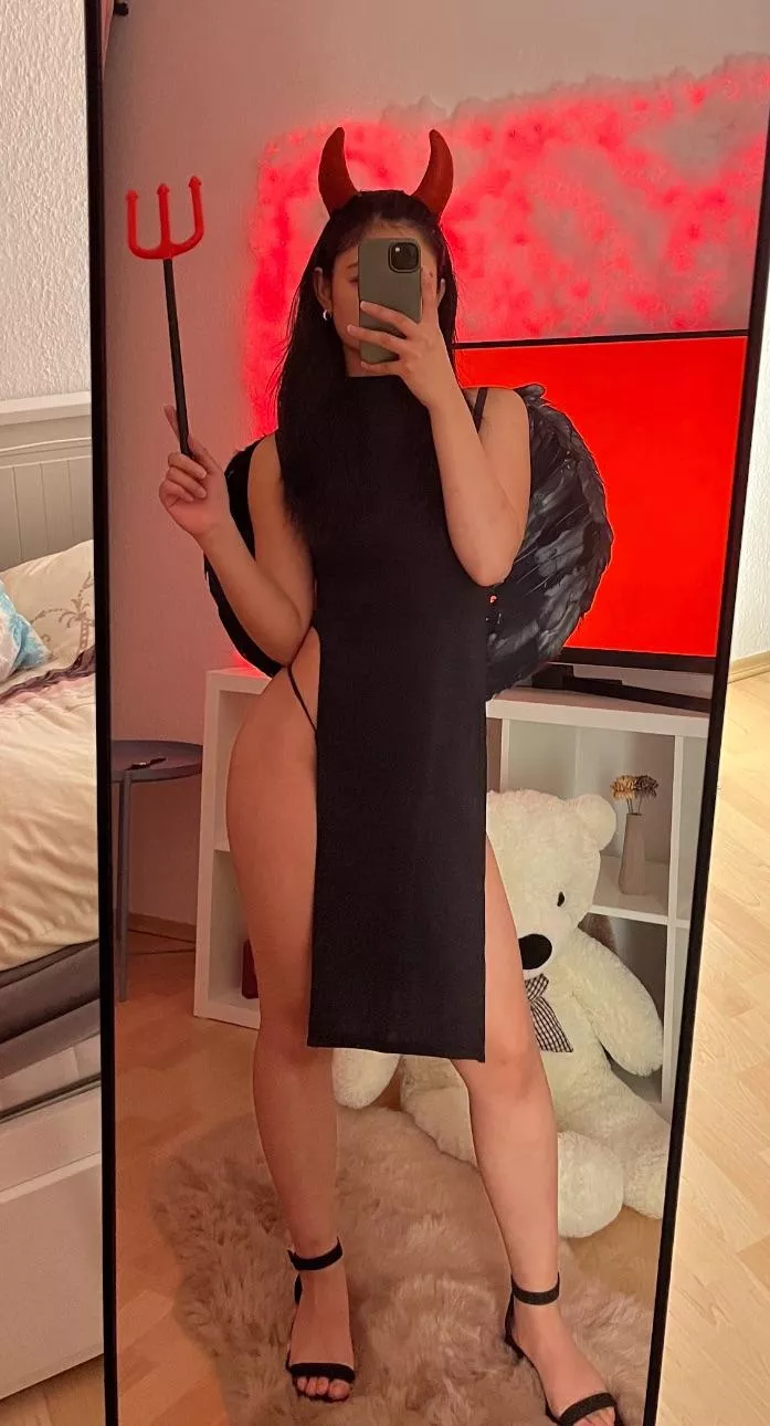 Say the magic words 😈😝 posted by Sad_Bat6485