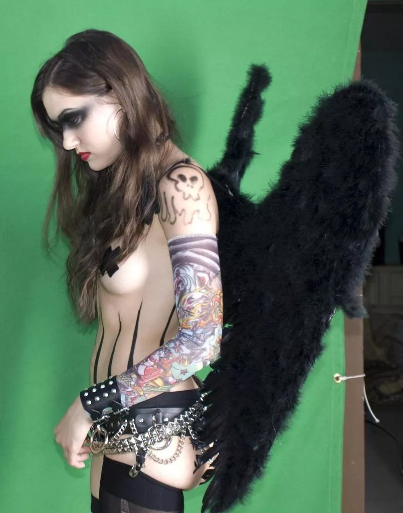 SG says Happy Halloween 🎃 posted by LordOfTheBedRoom