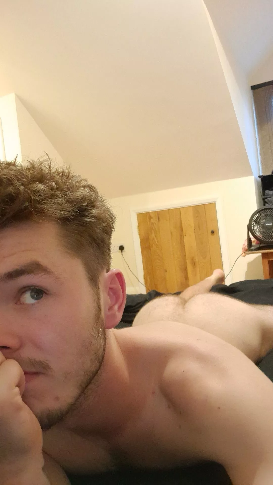 Stop looking and stick your tongue in already 😏 posted by BrbMakingACuppaT