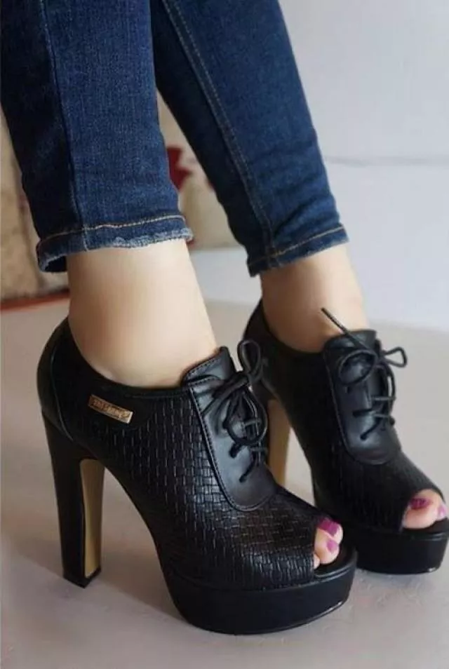 Took these out for a stroll at the Mall. posted by GdinutPTY