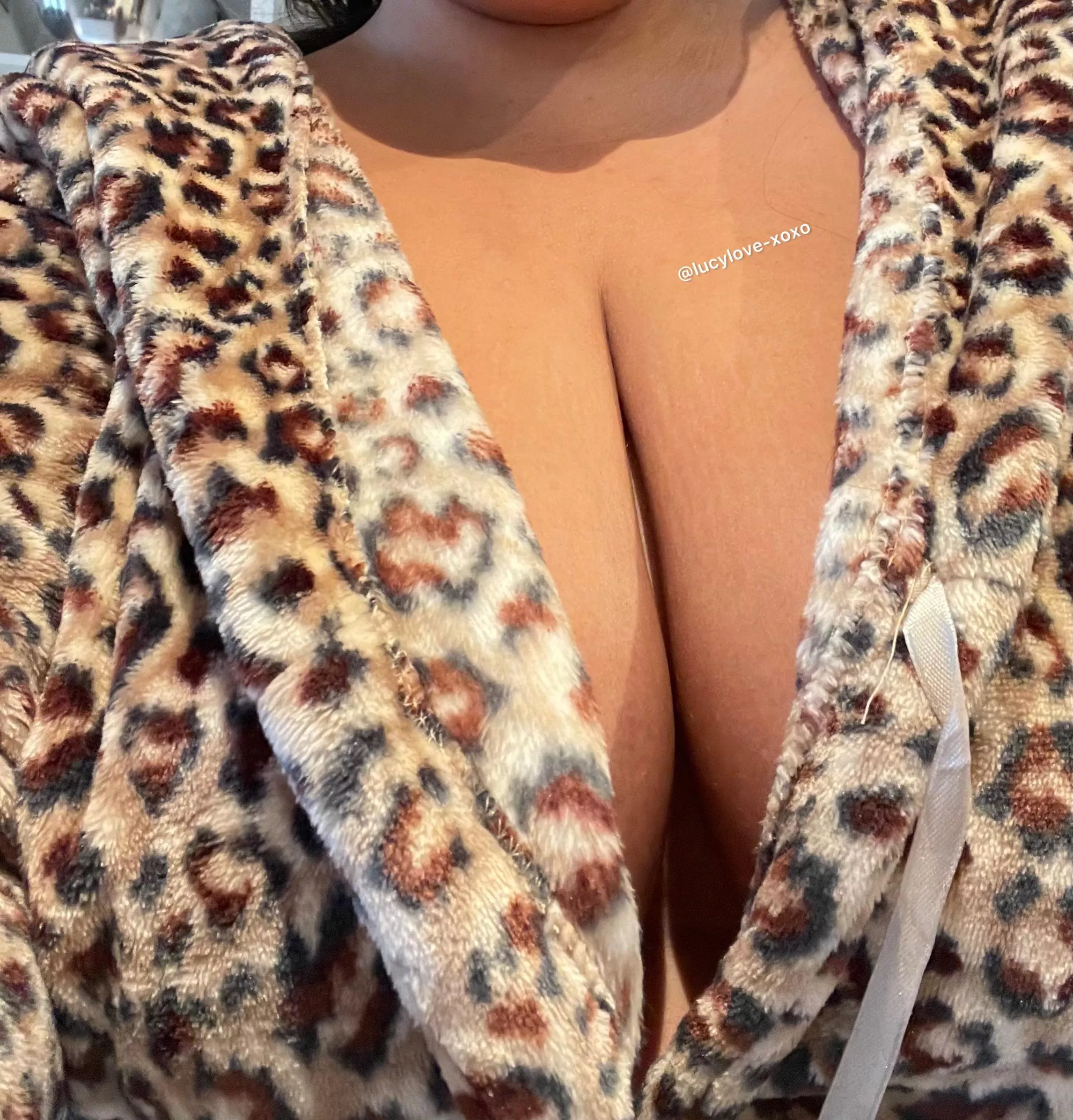You could get lost in that cleavage… posted by LucyLove-xoxo