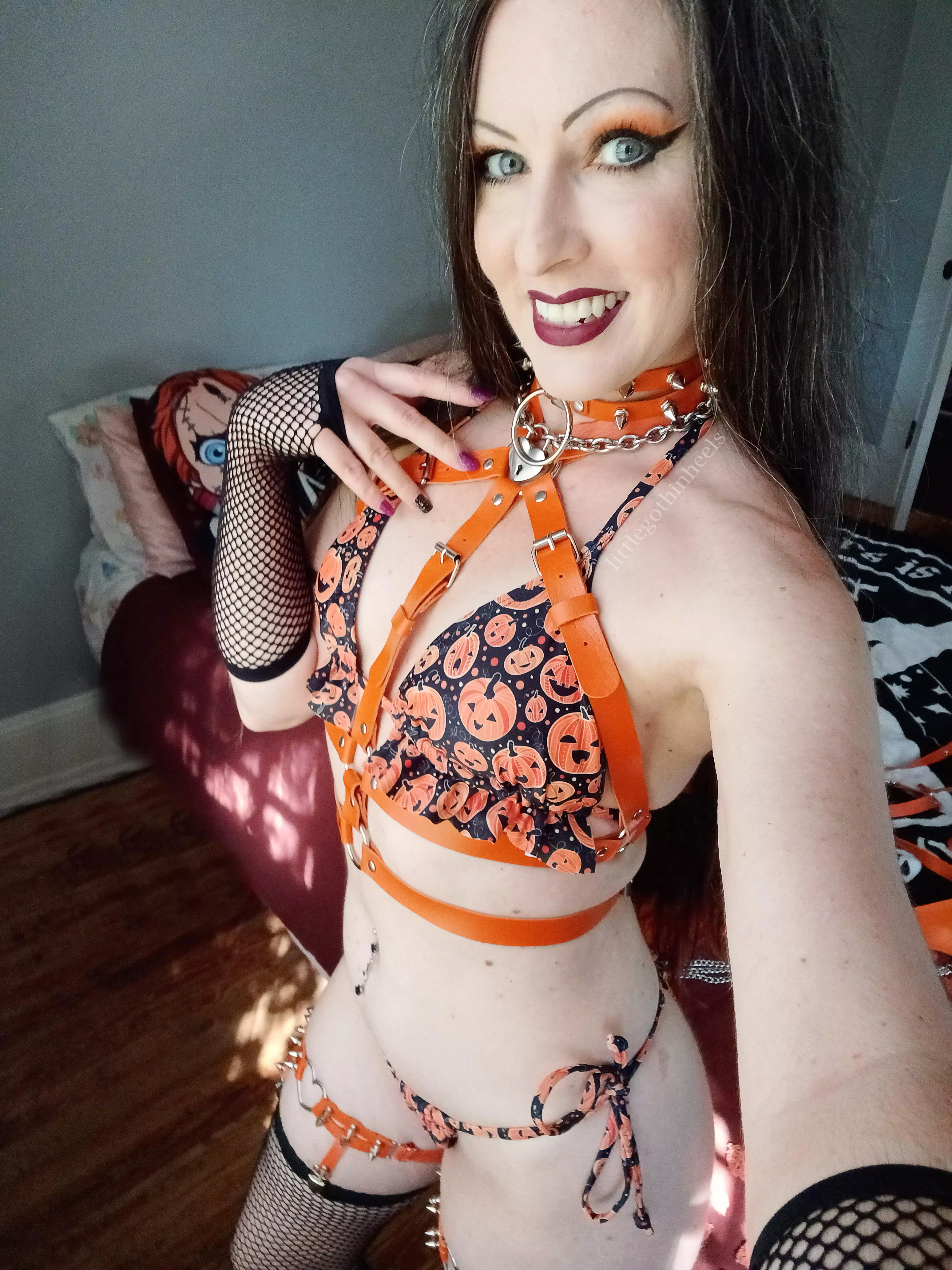 1 kid 25 years ago (42F) posted by littlegothinheels