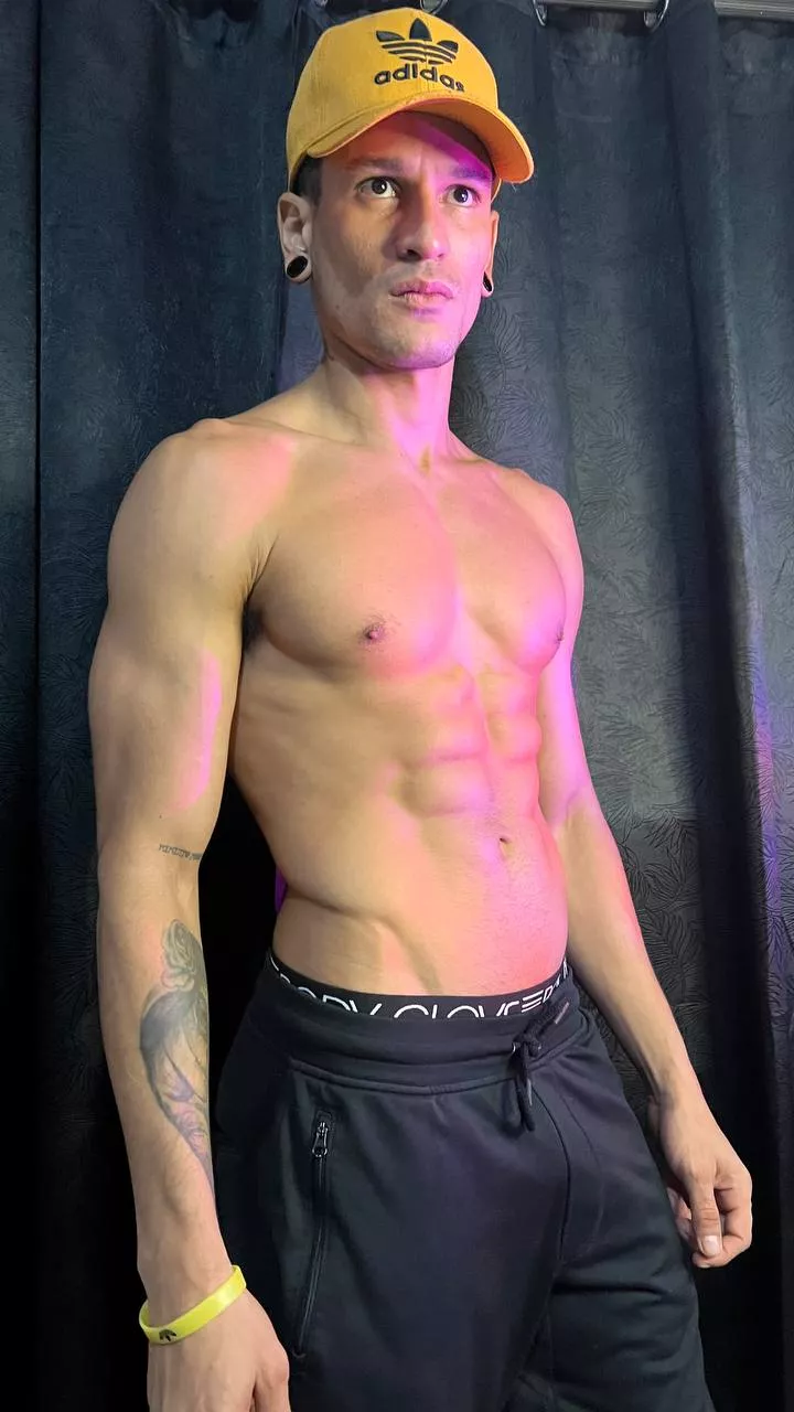 6 months sober as of yesterday. 😊 posted by hanbaltattooo