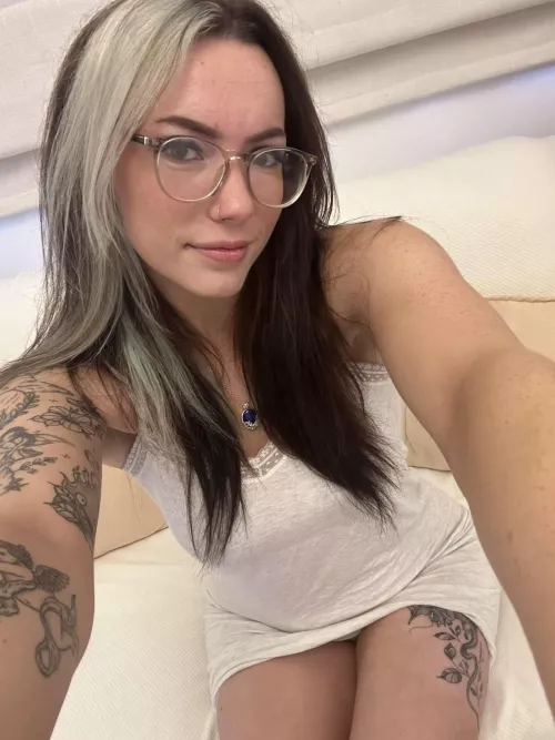 Anyone looking for a horny cutie with glasses and tattoos cos I’m right here by SweetLikeKendi