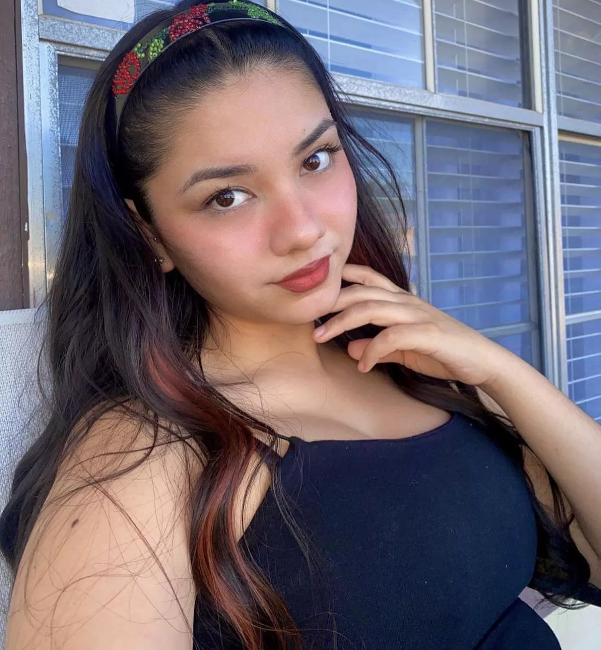 Busty in black posted by anonymous123456_