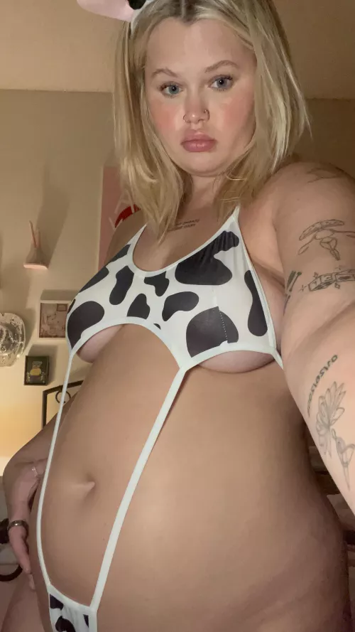 Do I look like a cow? by wispy_girlwa