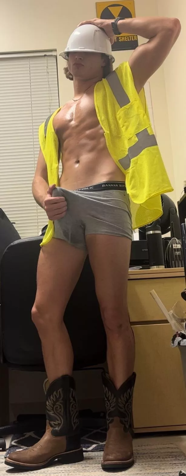 Do you guys like construction workers? posted by Weekly_Ad8725
