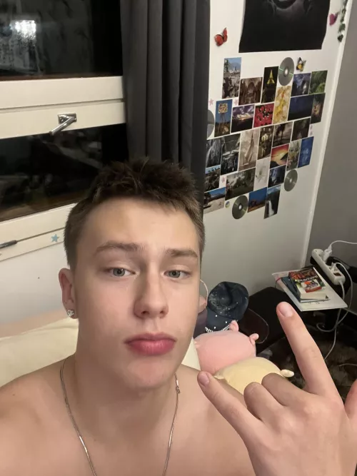 Does my face look gay or straight?😮‍💨 by Jessdudez