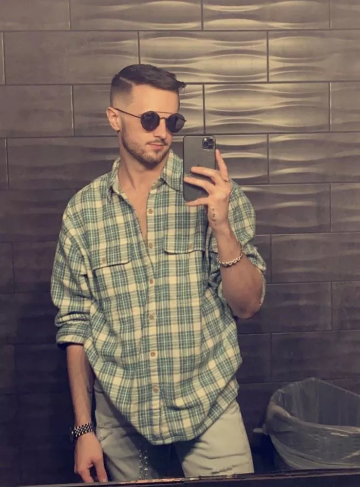 Finally Flannel season 🌲 posted by Admirable_Flounder59