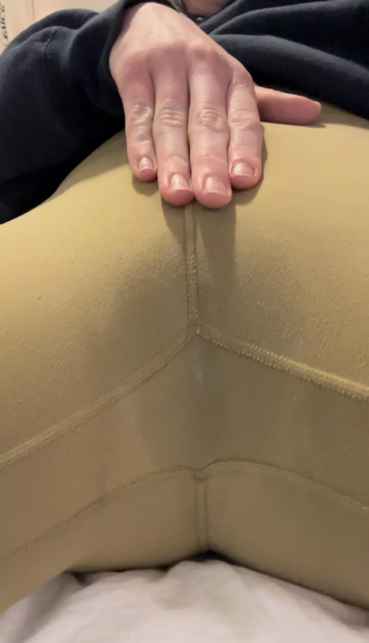 got so horny before my workout I had to switch leggings posted by MakeshiftAmante