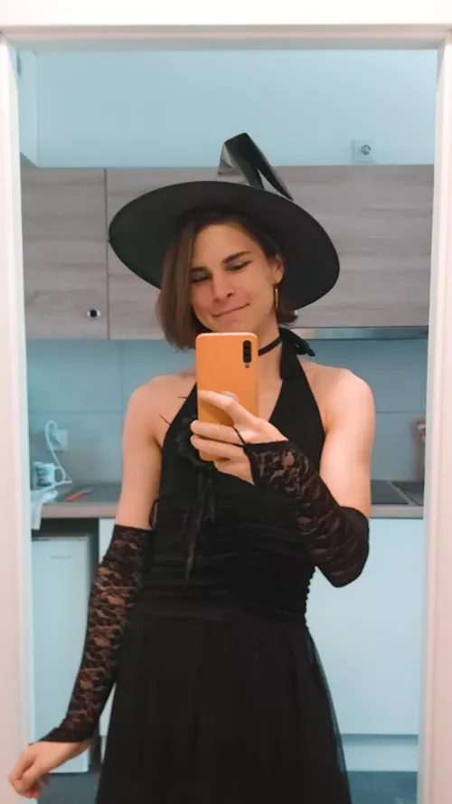 Happy Halloween!🎃🎃 by Fluwii