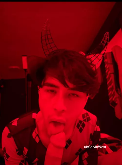 Happy Halloween 😈 by uhCalvinWest