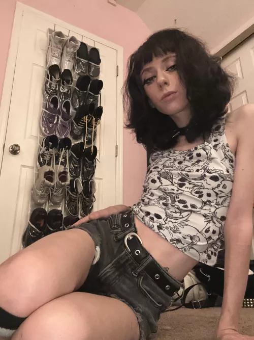 Happy Halloween r/femboy 👻🖤 by Additional-Joke3799