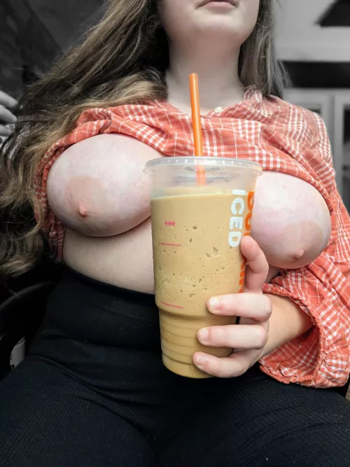 happy spoooooky day, coffee friends! 👻🎃 by elleleebelle