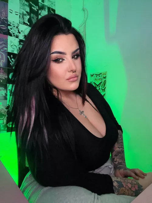 Hello :) by cheesefriesxo