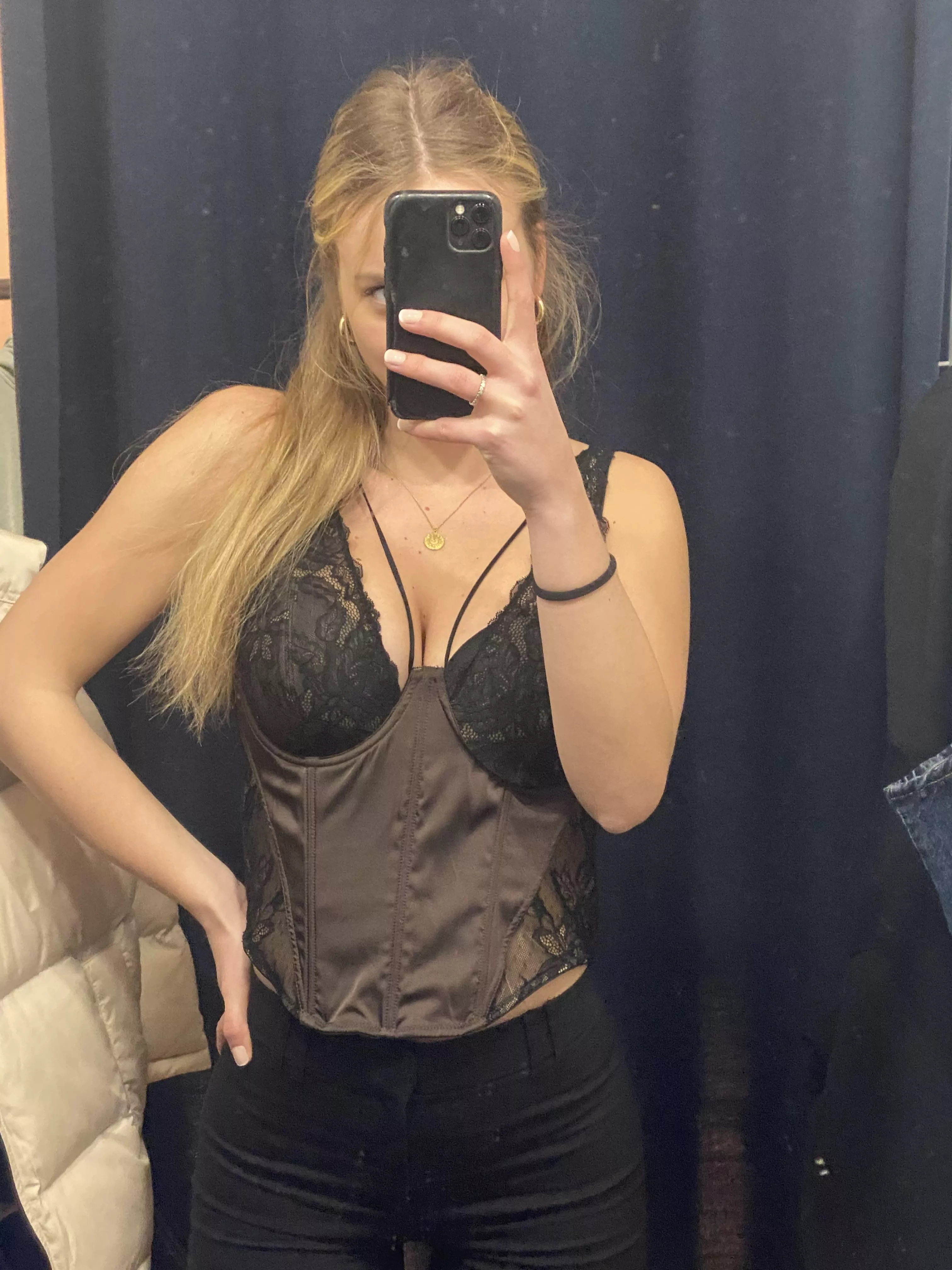 How do you like my new outfit? posted by takeoutJohor940