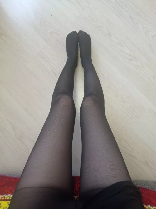 I know you like my legs in tights by ShyMina0Z