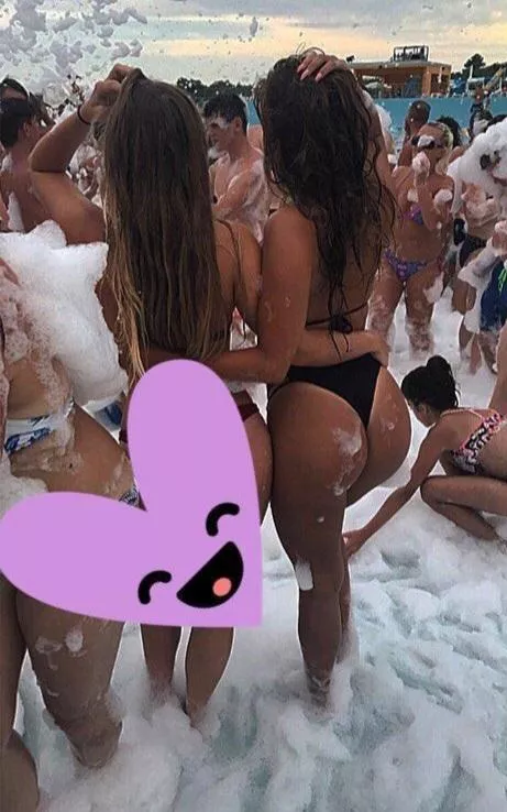 Iam 19 years old posted by BigBootyHooker