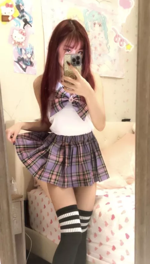 Is it true that I turn on older men? (F19) 💖 by Sid_00078