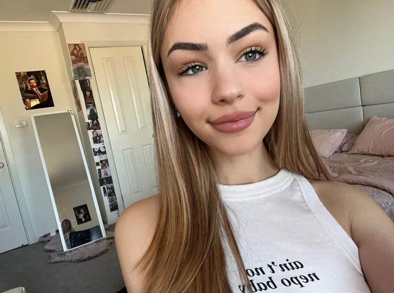 IUTR pretty posted by doll_eyesblue