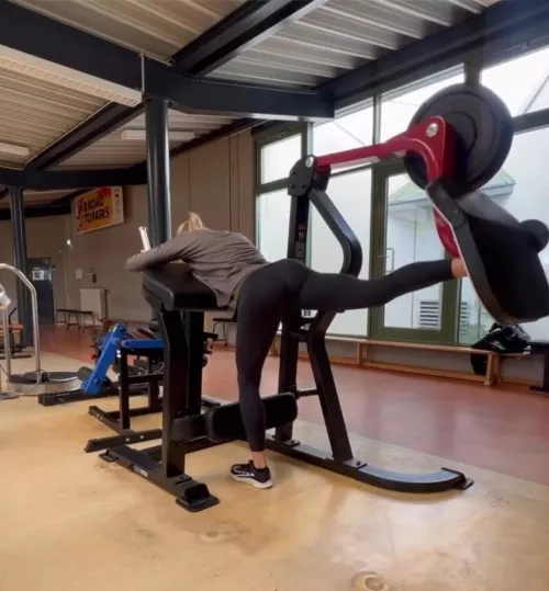 Lisa Ryzih - Pole Vault by Justified_Italian