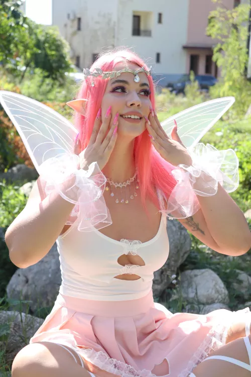 Lovely pink nails by CharmingMistress