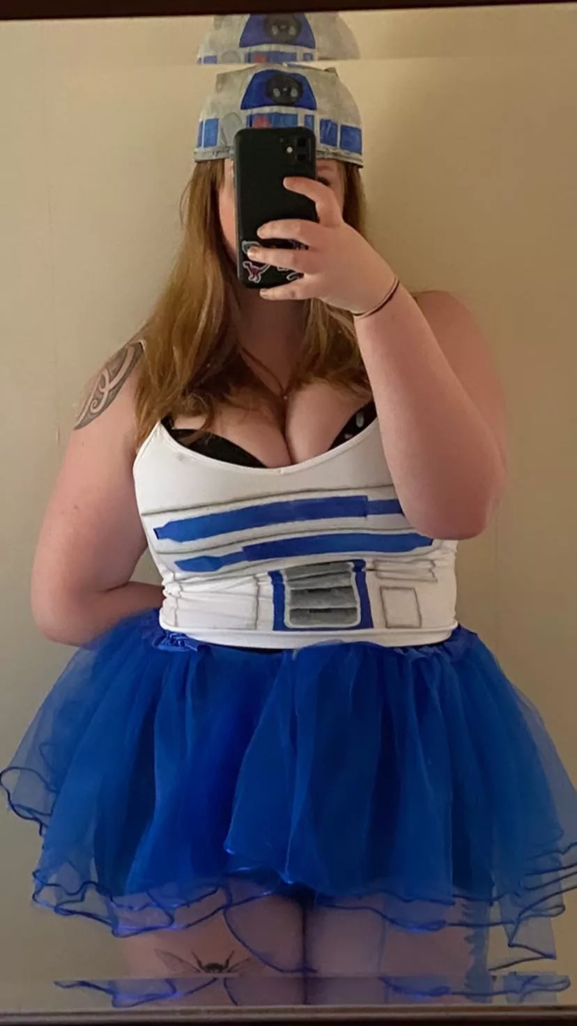 (My cosplay) R2D2 posted by Mistresslloyd