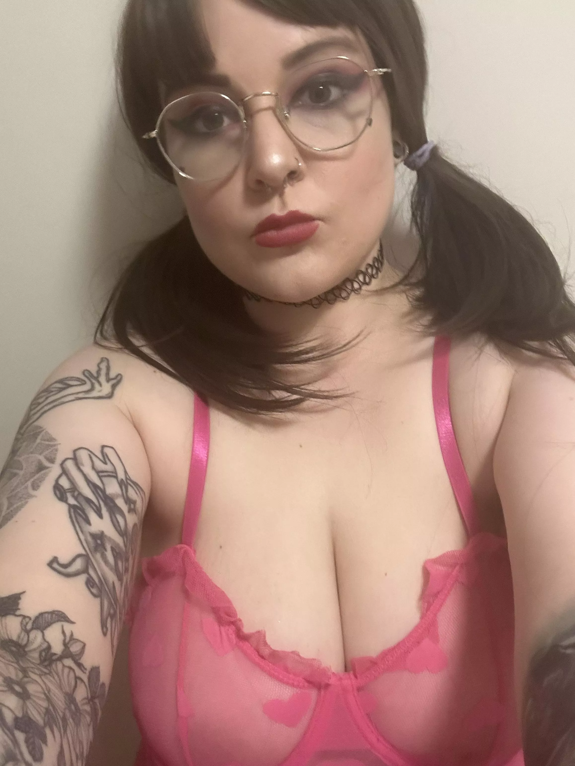 My way of saying, I'm ready to fuck a fan posted by Gothgeorgie